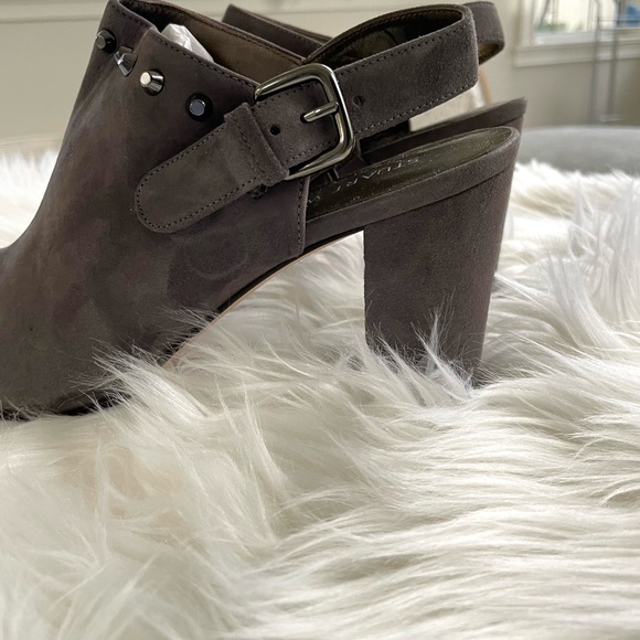 Never Worn Stuart Weitzman Commodore Bootie in Londra Suede - Picture 3 of 10